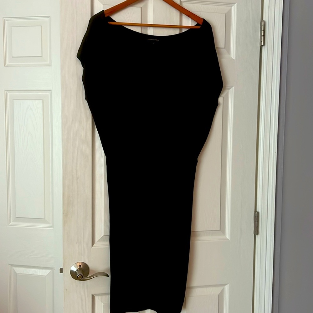 One wants perfect condition banana republic dress size medium.